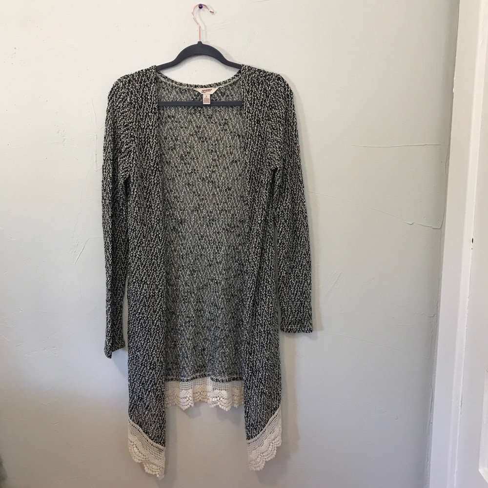 LONG CARDIGAN W/ LACE DETAILS